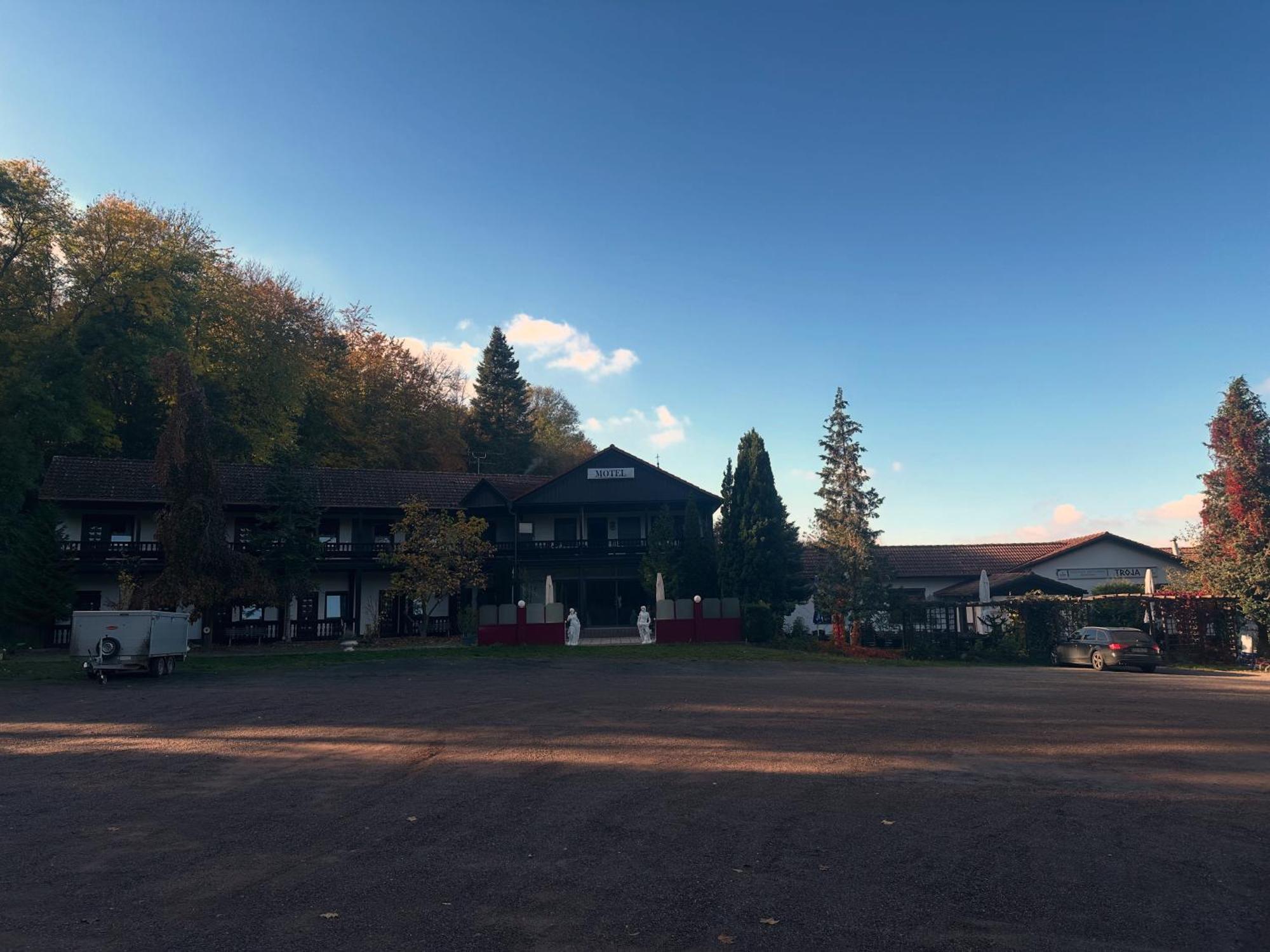 Motel Zur Festwiese Gierstädt Exterior foto