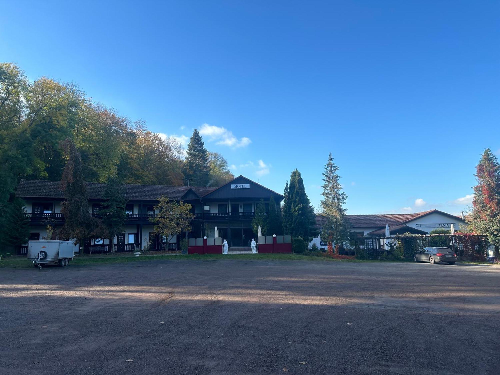 Motel Zur Festwiese Gierstädt Exterior foto