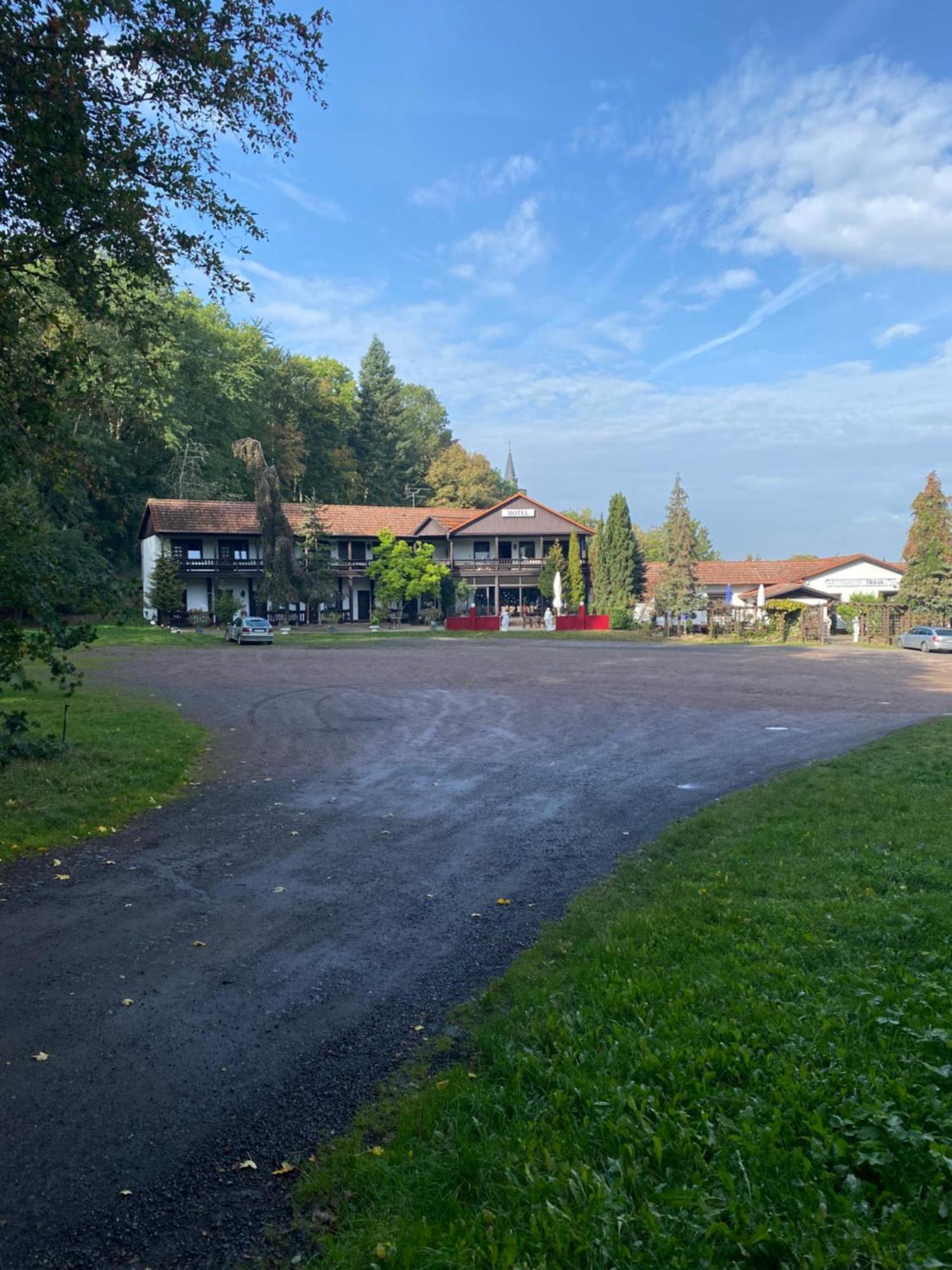 Motel Zur Festwiese Gierstädt Exterior foto