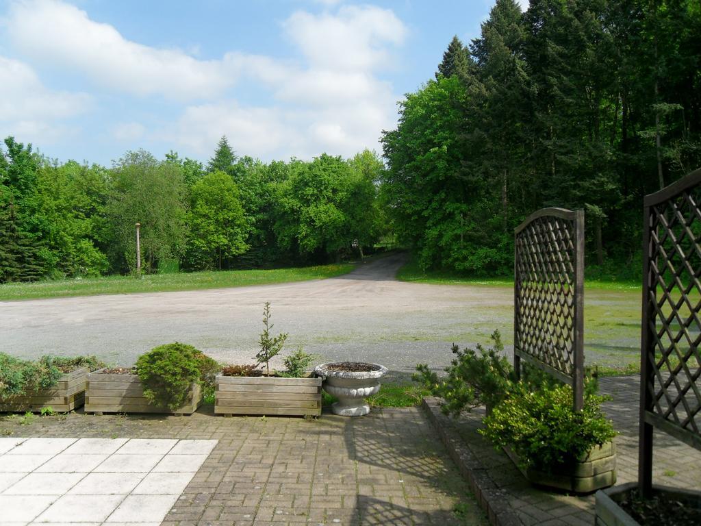 Motel Zur Festwiese Gierstädt Exterior foto