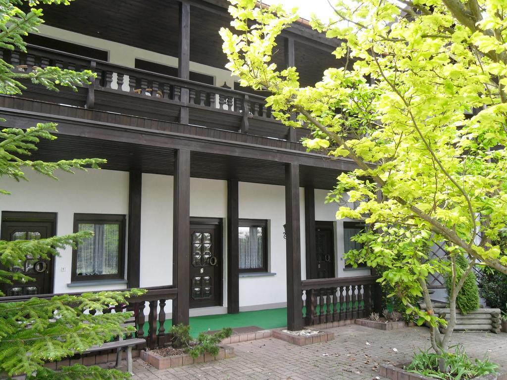 Motel Zur Festwiese Gierstädt Exterior foto