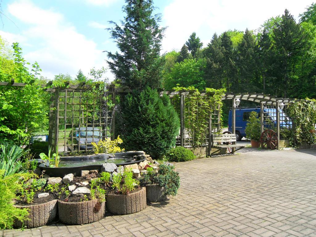 Motel Zur Festwiese Gierstädt Exterior foto