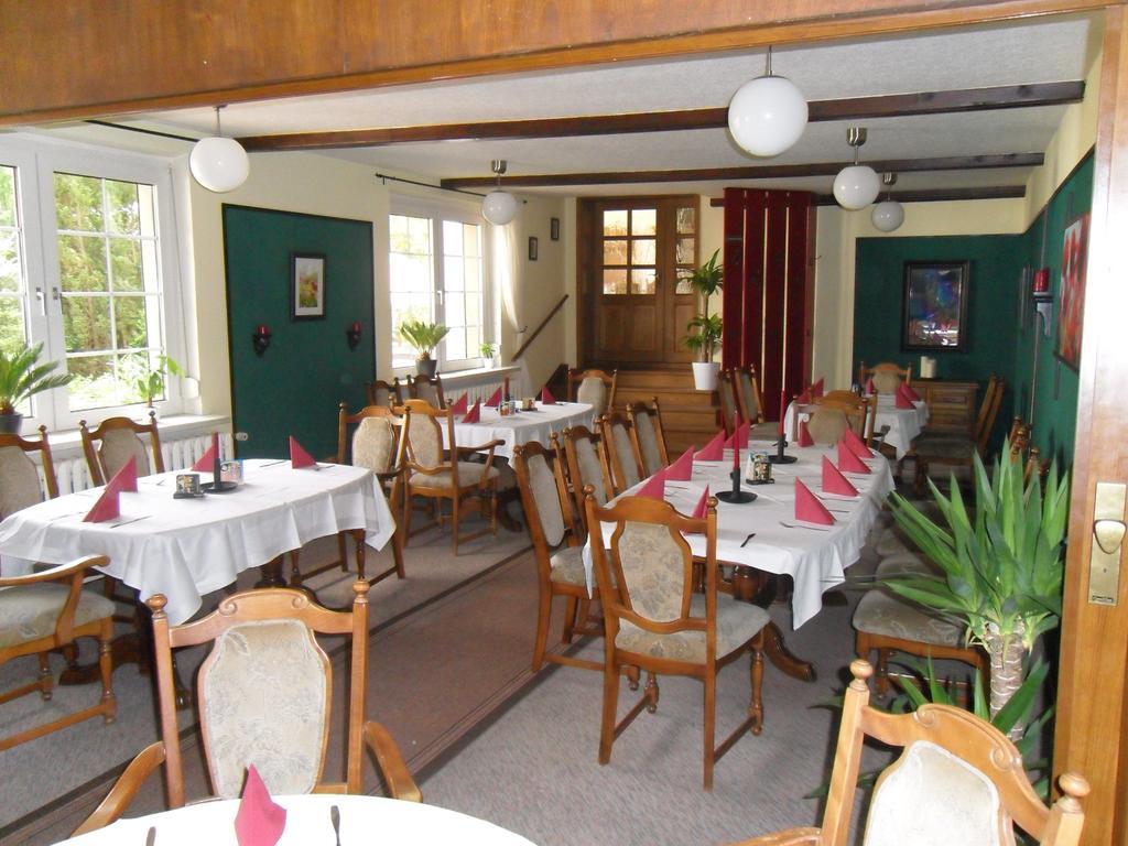 Motel Zur Festwiese Gierstädt Exterior foto