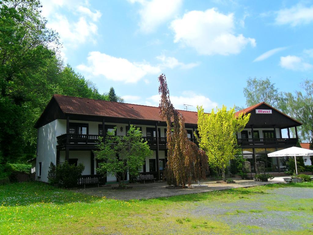Motel Zur Festwiese Gierstädt Exterior foto