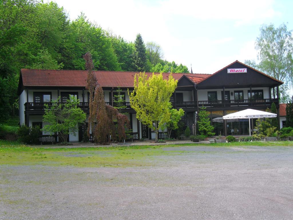 Motel Zur Festwiese Gierstädt Exterior foto