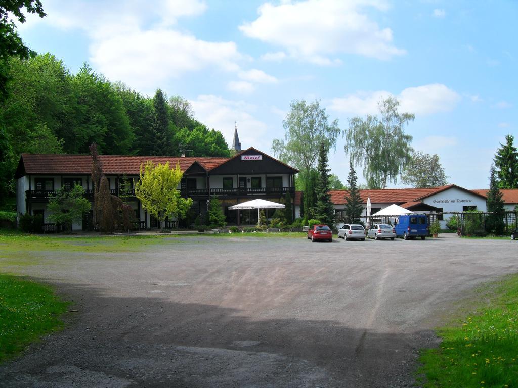 Motel Zur Festwiese Gierstädt Exterior foto